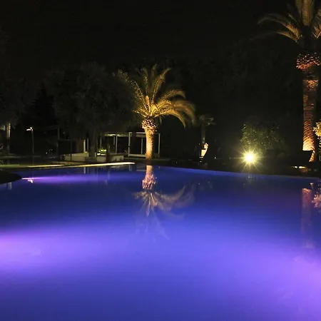 מלון Terranobile Metaresort 4*